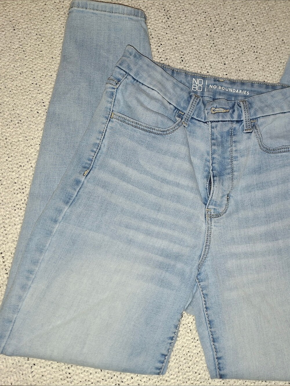 No Boundaries Light Wash Slim Skinny Jeans